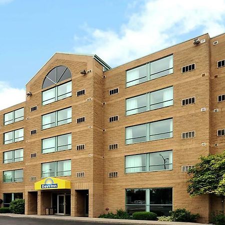 Days Inn By Wyndham Niagara Falls Lundys Lane Exterior foto