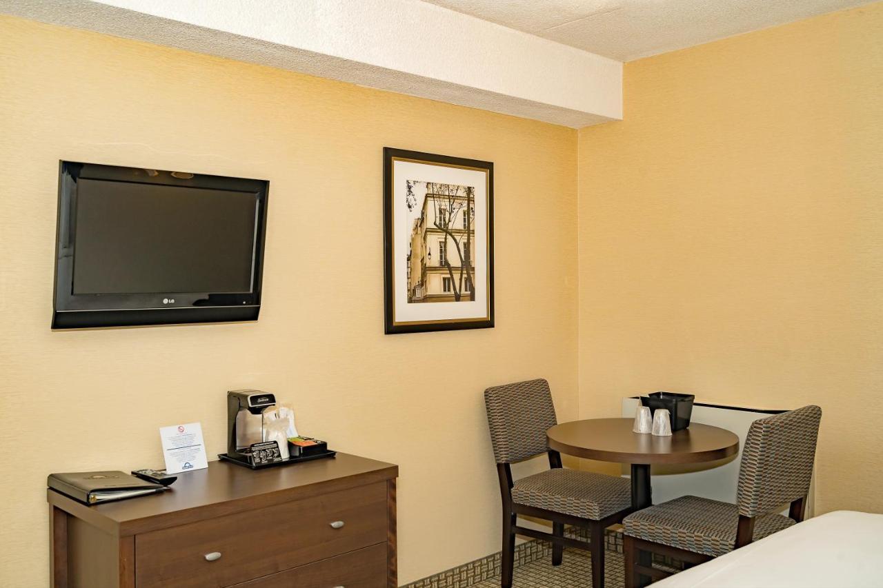 Days Inn By Wyndham Niagara Falls Lundys Lane Exterior foto
