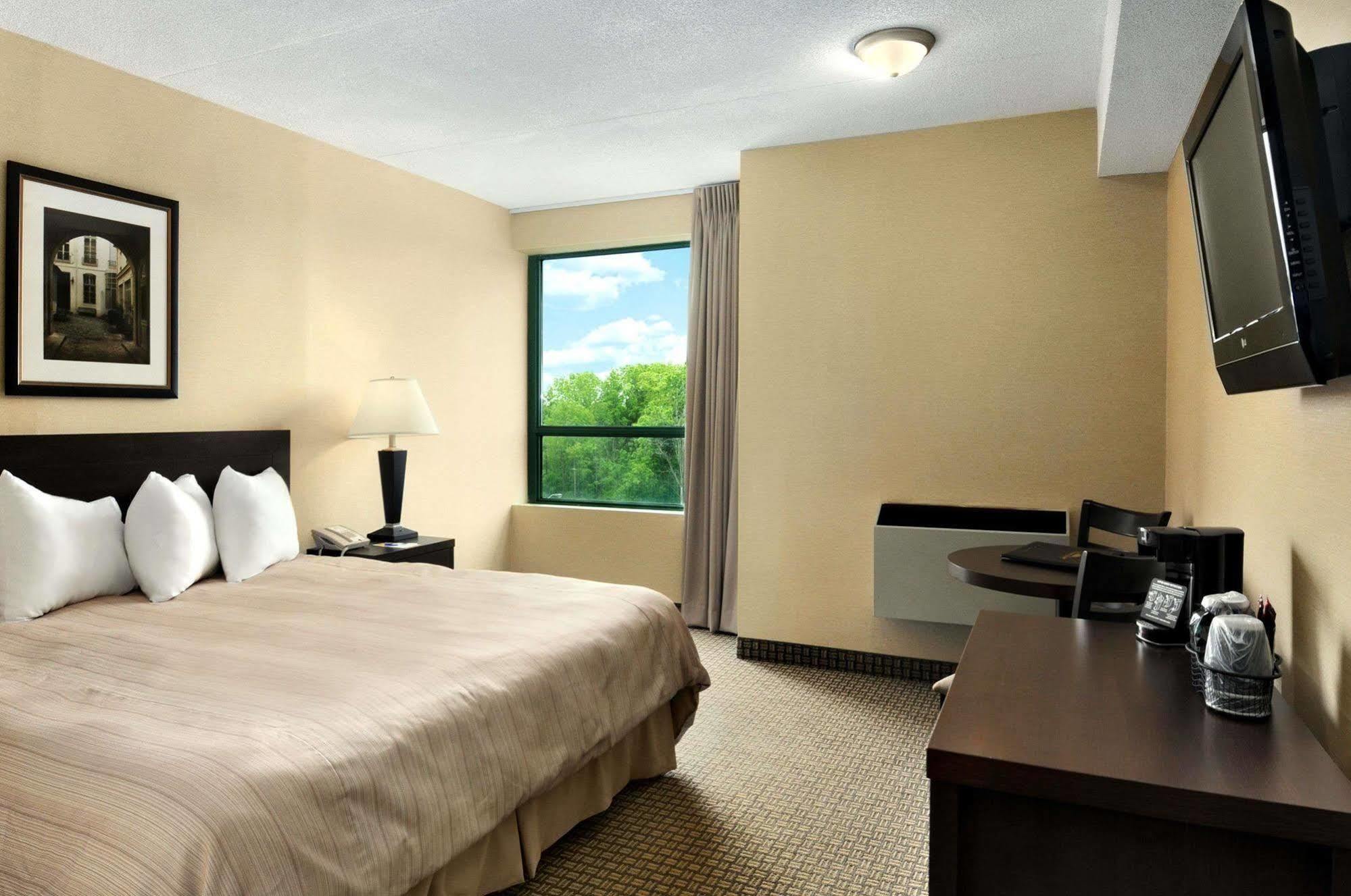 Days Inn By Wyndham Niagara Falls Lundys Lane Exterior foto