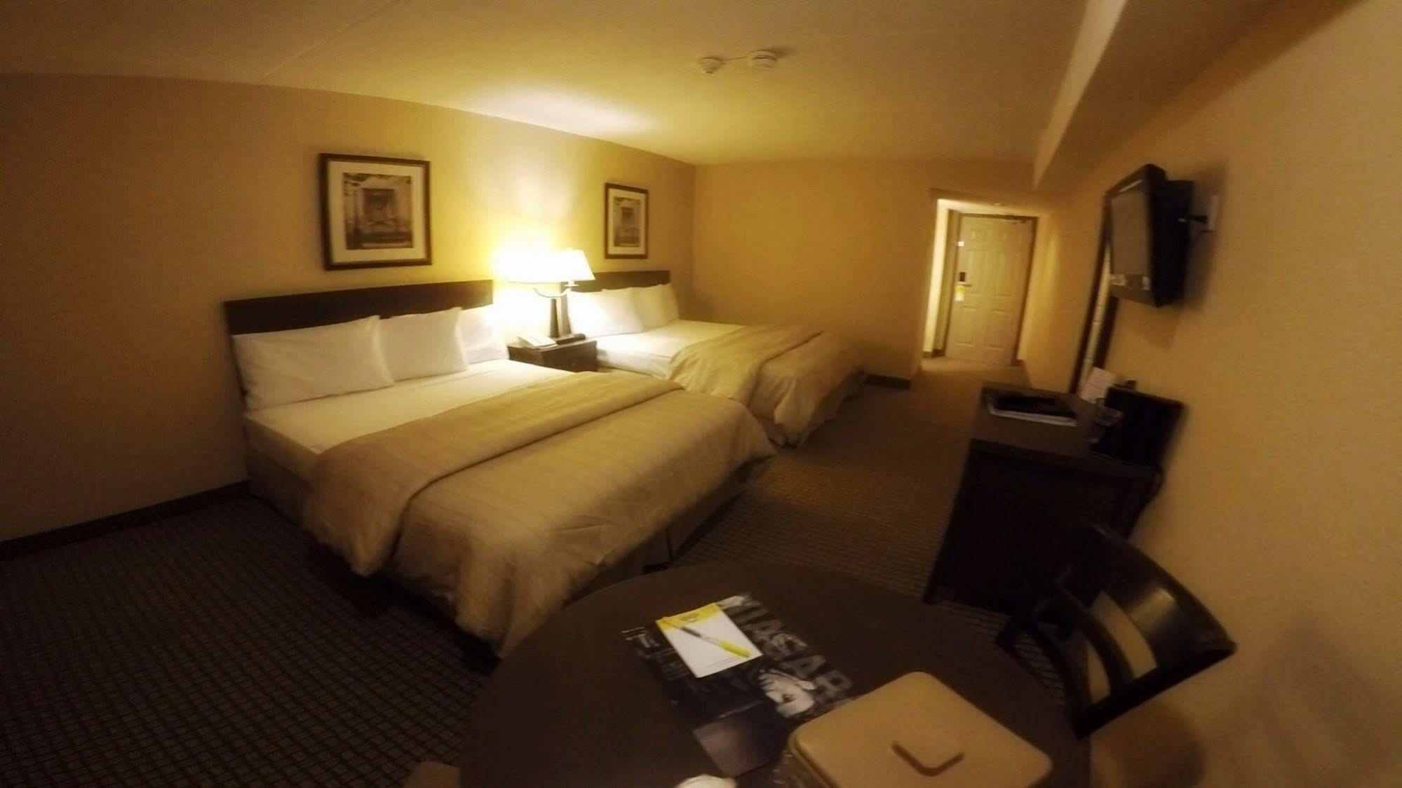 Days Inn By Wyndham Niagara Falls Lundys Lane Exterior foto