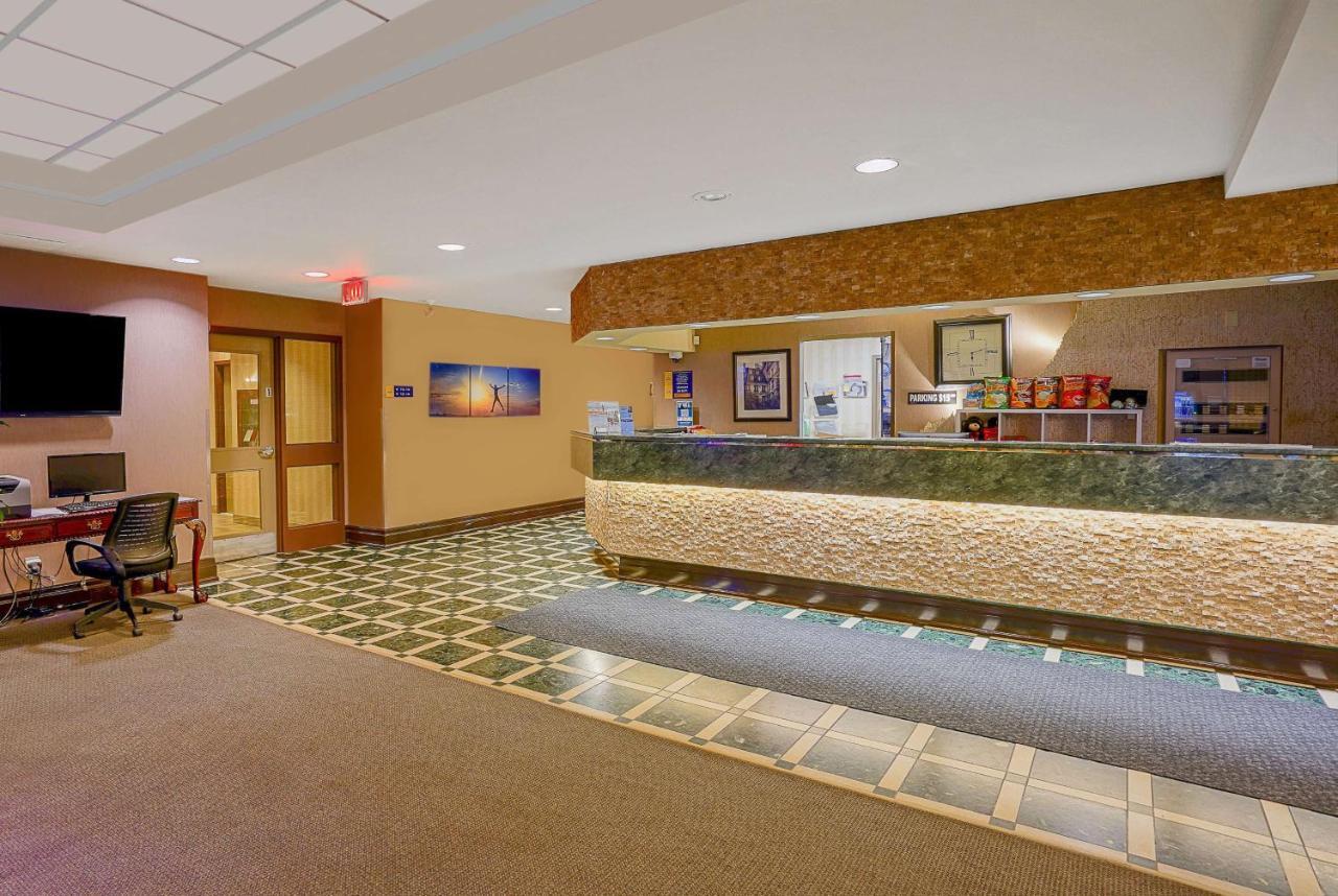 Days Inn By Wyndham Niagara Falls Lundys Lane Exterior foto